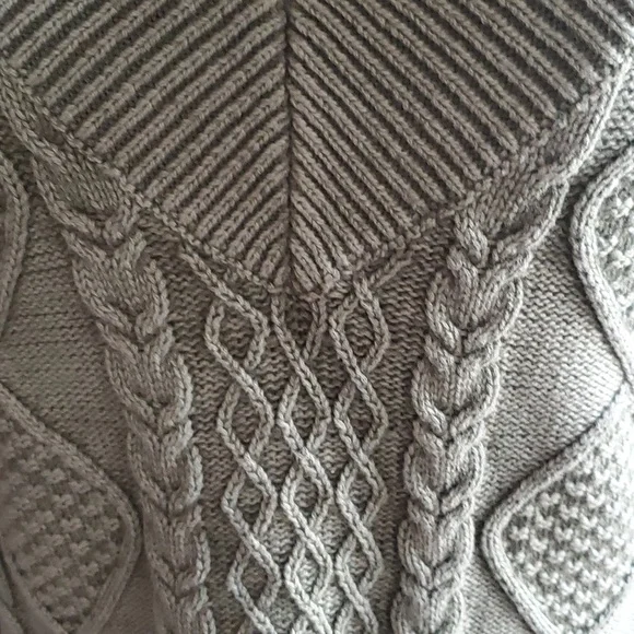 Aerie green cable knit vneck pullover sweater size XS - Picture 15 of 16